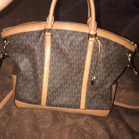 Michael Kors purse - Picture 4 of 5